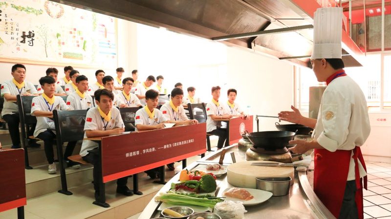 餐饮供应链定制服务：材质选择的关键考量**