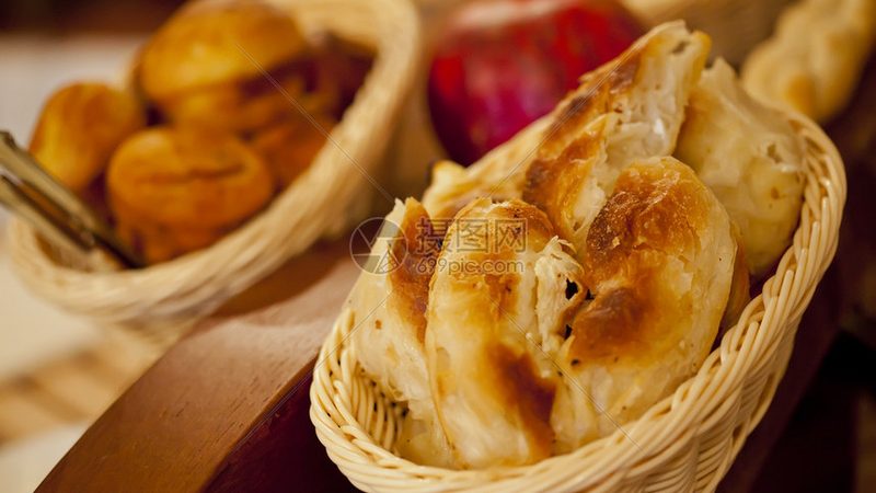 揭秘生日蛋糕制作：原料背后的秘密